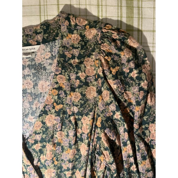 American Eagle Floral Wrap Blouse Puff Sleeve Elastic Waist Boho romantic 
SZ S - Picture 2 of 7